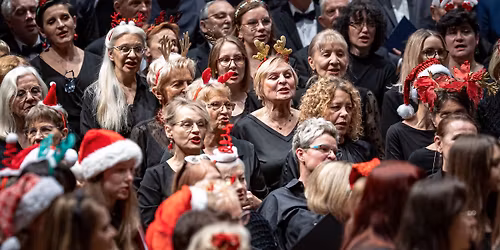 KONCERT EDUKACYJNY: \u015awi\u0105teczne roz\u015bpiewanie Ch\u00f3ru dla (nie)opornych