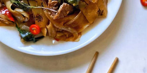 Drunken Noodles & Vietnamese Fresh Rolls (Chimm Cooking Class)