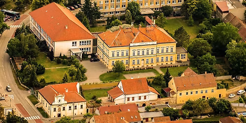 DEN OTEV\u0158EN\u00ddCH DVE\u0158\u00cd