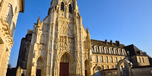 Visite guid\u00e9e du tour de ville de Saint Riquier