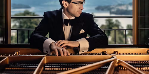 FREE LIVE MUSIC SERIES - Ivan Hovorun (piano)