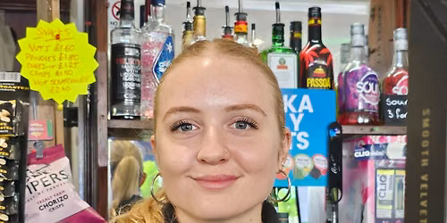 Hollie Setterfield leaving for uni party