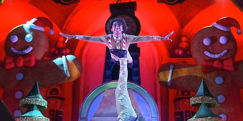 Cirque Dreams Holidaze (Touring)