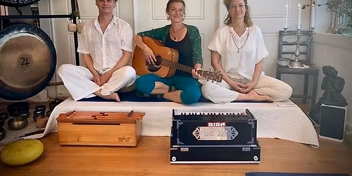 Adventskirtan \u2013 Mantras\u00e5ng p\u00e5 vackra Br\u00e4nn\u00f6! (FULLBOKAT - k\u00f6lista finns!)