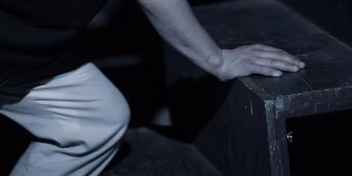 \u0415\u0414\u0418\u041d \u0427\u041e\u0412\u0415\u041a \u2013 \u043c\u043e\u043d\u043e\u0441\u043f\u0435\u043a\u0442\u0430\u043a\u044a\u043b \u043d\u0430 \u041c\u0438\u0445\u0430\u0438\u043b \u0411\u043e\u043d\u0435\u0432 \u043f\u043e \u043a\u043d\u0438\u0433\u0430\u0442\u0430 \u201e\u0422\u0435\u043b\u043e\u0433\u0438\u043d\u0430\u0440\u0438\u0443\u043c\u201c \u043d\u0430 \u042f\u0441\u0435\u043d \u0413\u0440\u0438\u0433\u043e\u0440\u043e\u0432