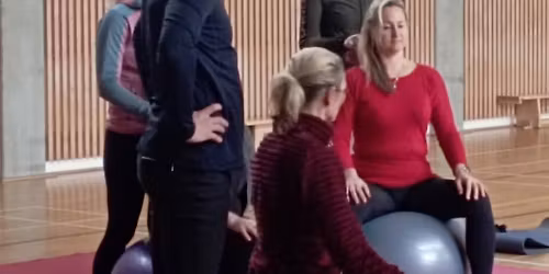 " S pohybem kon\u011b "