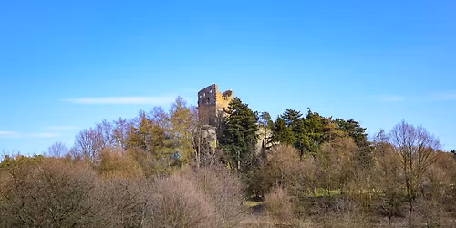 KR\u00c1SN\u00c1 VYHL\u00cdDKA A HRAD VALE\u010cOV