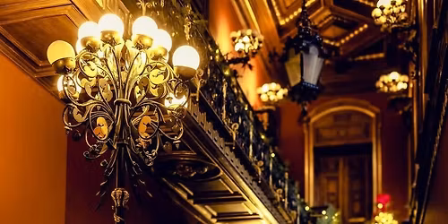 Gra\u017eiausia kal\u0117dini\u0173 dovan\u0173 mug\u0117 2025