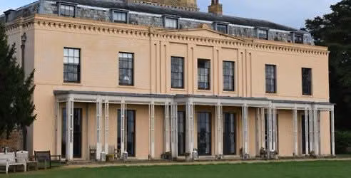 \ud83c\udfdb\ufe0f English Country Houses \u2013 Not Quite What They Seem