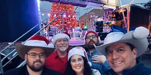 Courtney & The Sidetracks @Christmas Tree Lighting