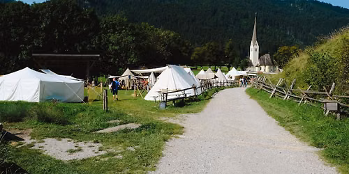 Historische Zeitreise in unsere Vergangenheit - Lagerleben im Dorf