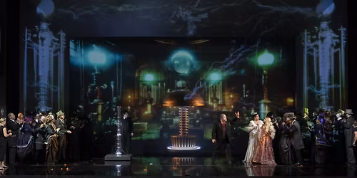 Mo\u017e, ki je ukrotil strelo: genialni izumi Nikole Tesle