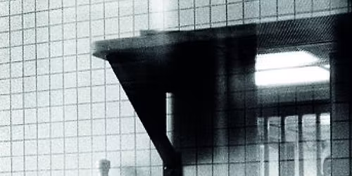 Centres de r\u00e9tention administrative : rencontre avec Louise Tassin