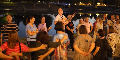 RASPJEVANA VE\u010cER UZ JARUNSKO JEZERO