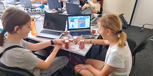 Ukrainian Hacker School \/IT Kinderschule. \u0420\u043e\u0431\u043e\u0442\u0430 \u0437 Arduino.