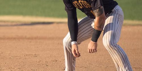 Rockford Rivets at Royal Oak Leprechauns Baseball at Memorial Park - Royal Oak