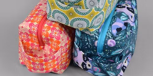 \ud83d\udc1d Makeup bag\/pouch  \ud83d\udc1d
