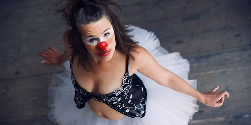 Bonnie Toy "Au creux de mon ventre" spectacle de clown th\u00e9\u00e2tre