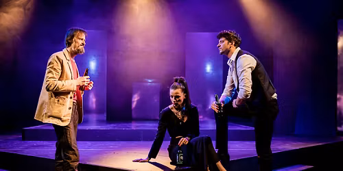 Strania via\u0163\u0103 a lui Anthony Steadman de Martin Crimp (r. Nicolas Cristache)