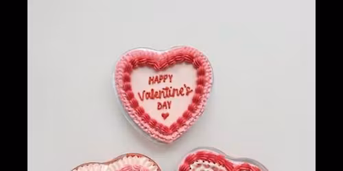 Galentines- cookie cake decorating