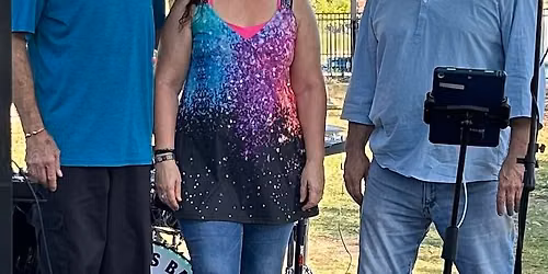 Suzanne's Band Trio Show @ Gracie's-Bastrop