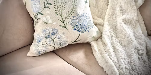 Botanical Blues Pillow Art Class