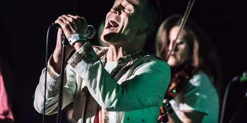 20 \u00e9ves a V\u00e1gt\u00e1z\u00f3 Csodaszarvas! Az \u00c9l\u0151 Vil\u00e1gegyetem zen\u00e9je