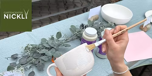 Keramik bemalen zwischen den Palmen