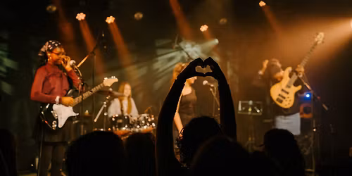 Table ronde + Concert \u00b7 Girls Rock Camp avec Painted Moon, Messy Londies, Teengerines