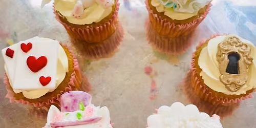 Alice in Wonderland Cupcakes Class