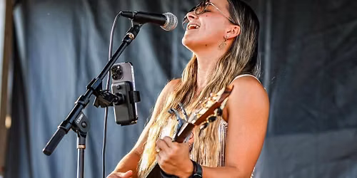 Annalyse Marie LIVE at Hot Shots  
