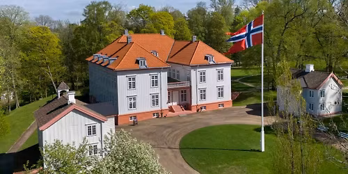 \ud83c\uddf3\ud83c\uddf4 17. mai ved Eidsvollsbygningen \ud83c\uddf3\ud83c\uddf4