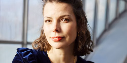 Laura Kind \u2013 \u00bbUntiefe\u00ab (Buchpremiere)