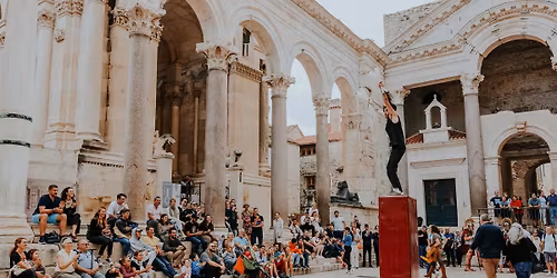 \ud83d\udd30 Niente Panico ! \ud83d\udd38 Giuliano Garufi \ud83d\udd38 D\u00e8s 6 ans \ud83d\udd38 Cirque & manipulation d'armoires