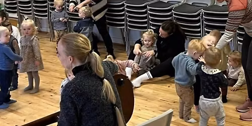 Musikalsk legestue i Godth\u00e5b Forsamlingshus