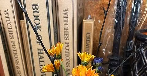 Blooms & Tombs: Halloween Workshop