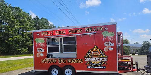 Snacksonthego Food Truck - Outdoor Pool