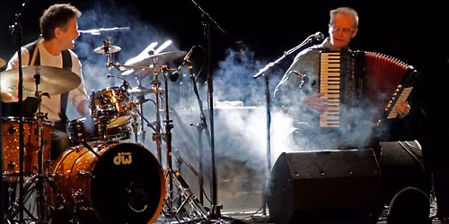 Fliflet\/Hamre morer julen inn