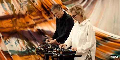 Black Bed Session: Konsert og samtale i utstilling med Katharina Grosse