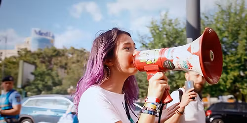 Kont\u00far dokumentumfilmklub: Elk\u00e9pzelt ifj\u00fas\u00e1g