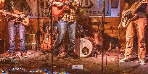 Lucas Gallo & The Guise | Live | Penuche\u2019s Ale House Holiday Party!