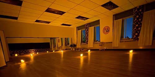 Cozy Candlelit Yoga 26+2