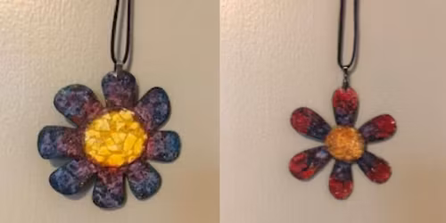 EGGSHELL PENDANTS COMMUNE `A TEA WORKSHOP