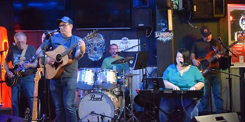 In The Middle - Live at The Chillicothe American Legion