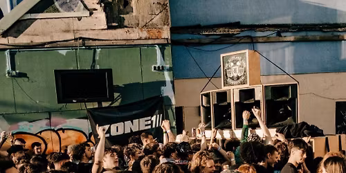 ZONE 1 \/ BLACK SWAN - YARD PARTY w\/SELECTIVE SOUNDSYSTEM