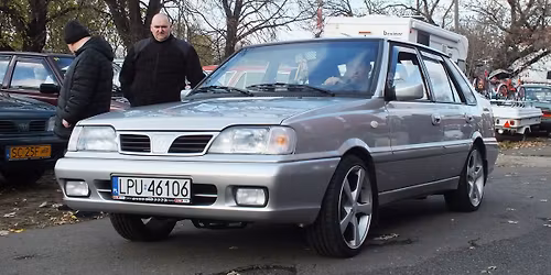 Bartek si\u0119 \u017ceni \ud83d\ude01 Kolumna weselna FSO Polonezy i inne