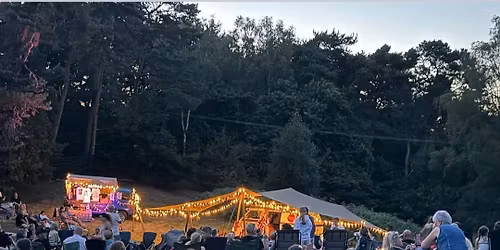 Camper Van Live Lounge at Hideaway Edge