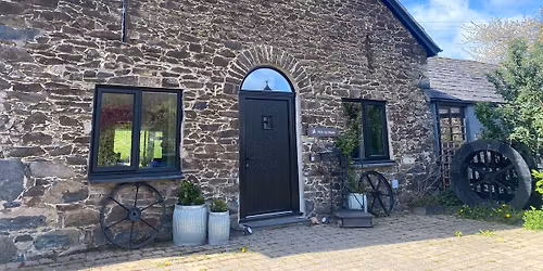 Tour Pen Glorian Holiday Barn,  Conwy with Donna 