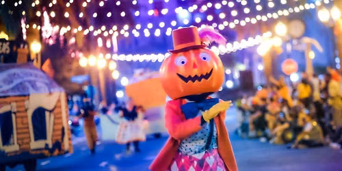 \ud83c\udf83 Art Show & Halloween PARADE \ud83c\udf83