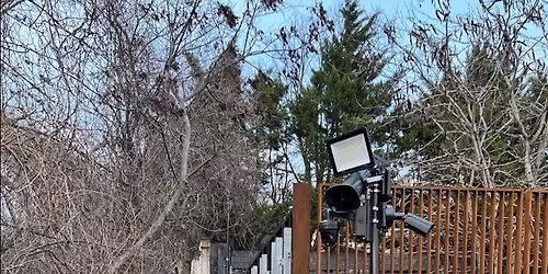 Reflektorf\u00e9nyes bunkerl\u00e1togat\u00e1s \u00e9s t\u00e9rkamera-szelfi